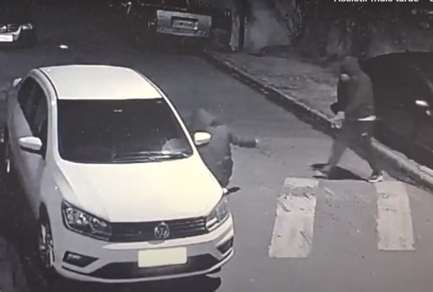 VÍDEO: câmera flagra furto de veículo na madrugada em Barra Mansa