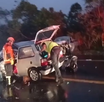 Acidente com três veículos deixa um morto e dois feridos na Rio-Santos em Angra dos Reis