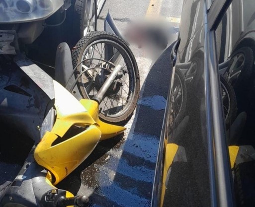 Acidente envolvendo carro e moto deixa motociclista com pé amputado em Resende