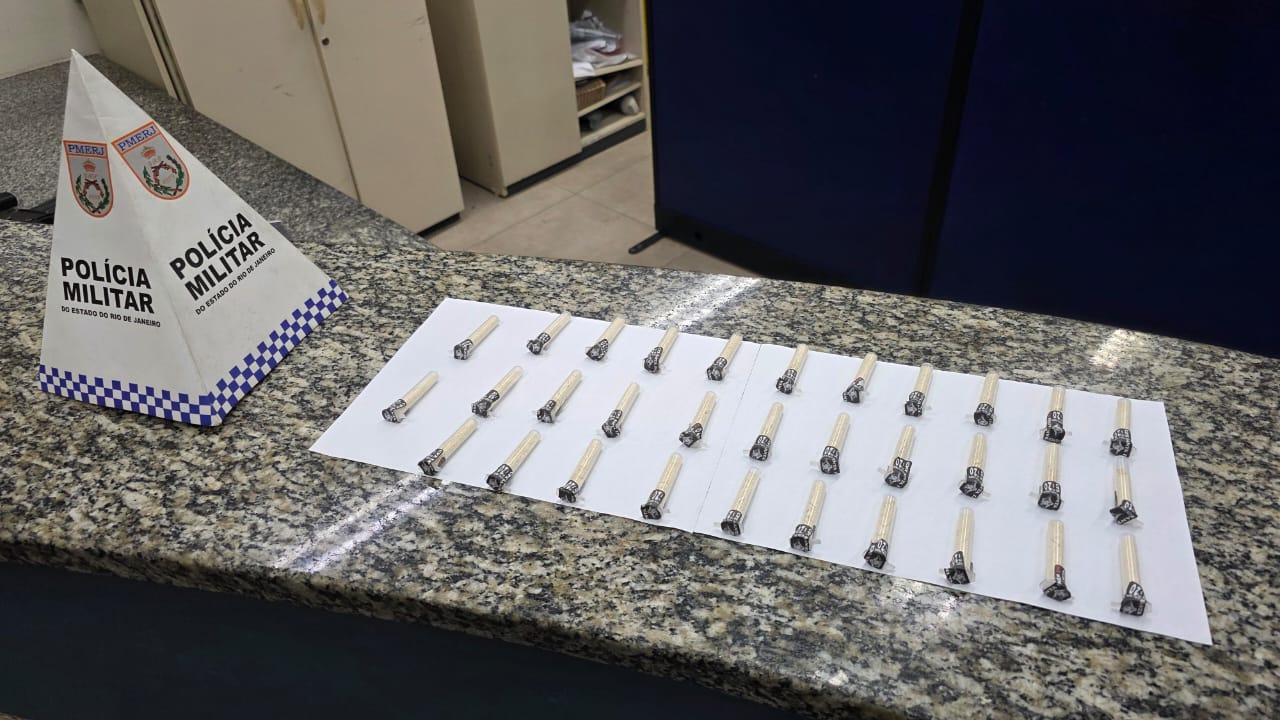 Jovem é preso por tráfico no bairro Santa Inês