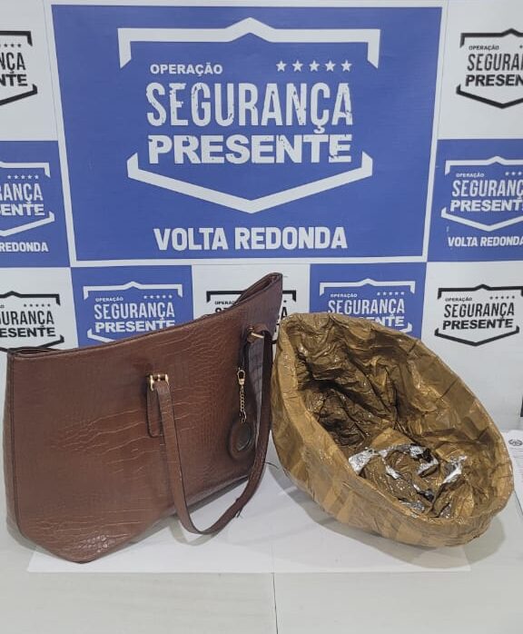 Polícia prende mulher por furto de seringas de insulina em Volta Redonda