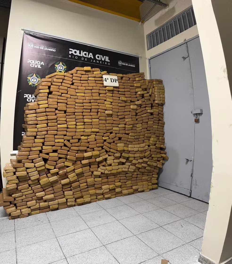 Polícia apreende uma tonelada de maconha em caminhão-tanque em Levy Gasparian