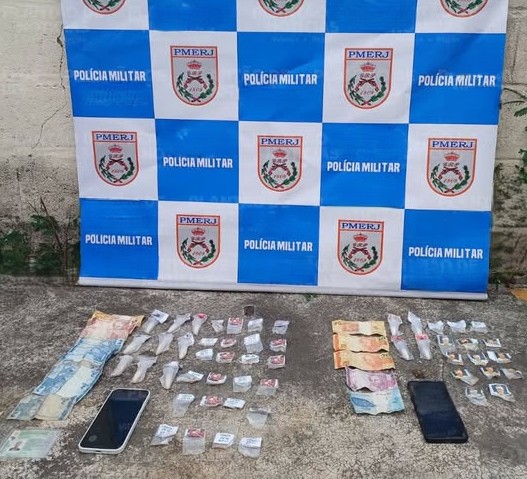Operação policial prende dois suspeitos de tráfico de drogas em Barra do Piraí