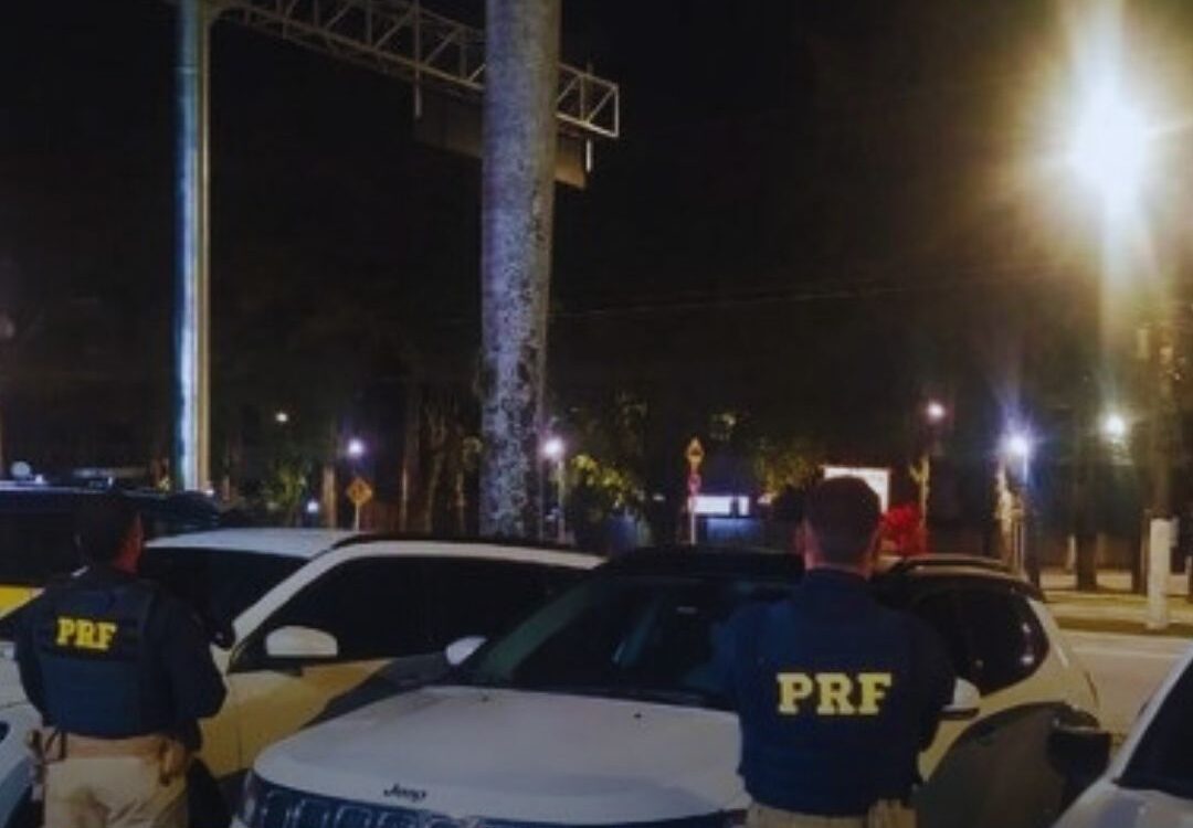 Paraty: Mãe, filho e nora são presos dirigindo carros clonados na mesma rodovia