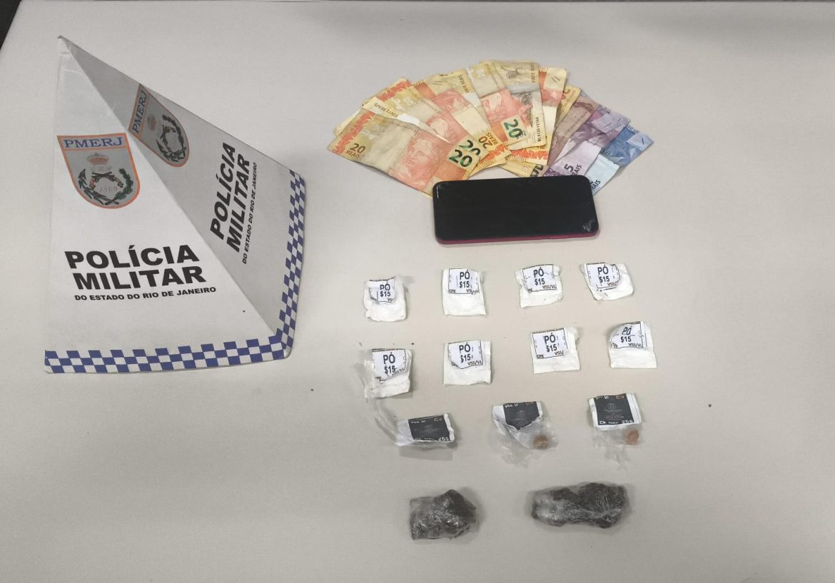 Jovem é preso por tráfico de drogas em Valença