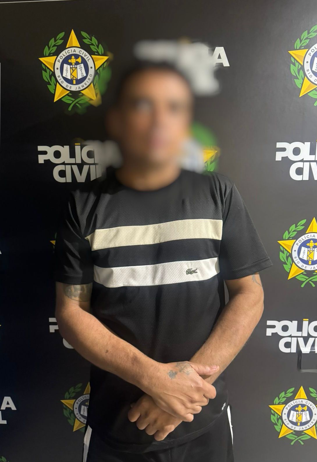 Pai é preso por abandonar bebê de nove meses em Volta Redonda; menor é apreendido por tráfico