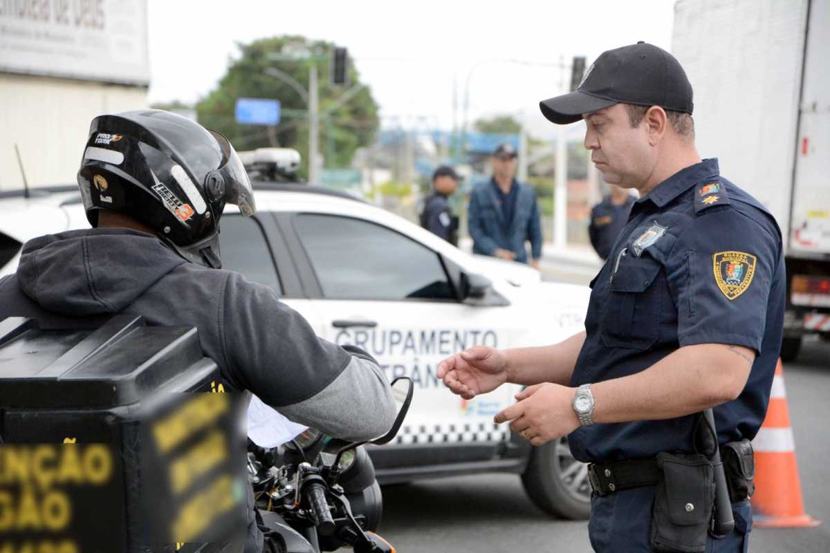 Barra Mansa realiza blitz contra motos barulhentas