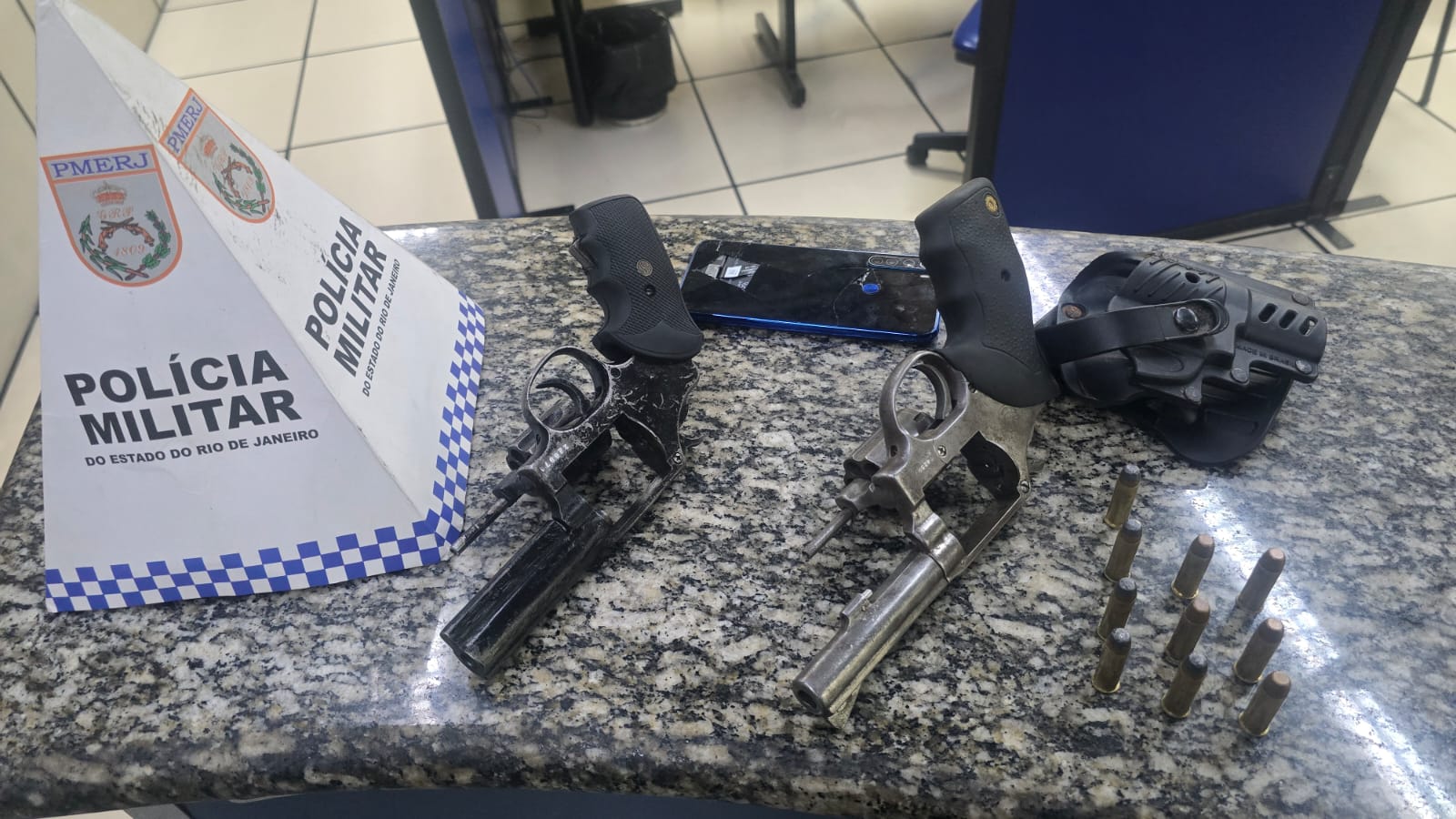 Menor é apreendido com duas armas em Quatis