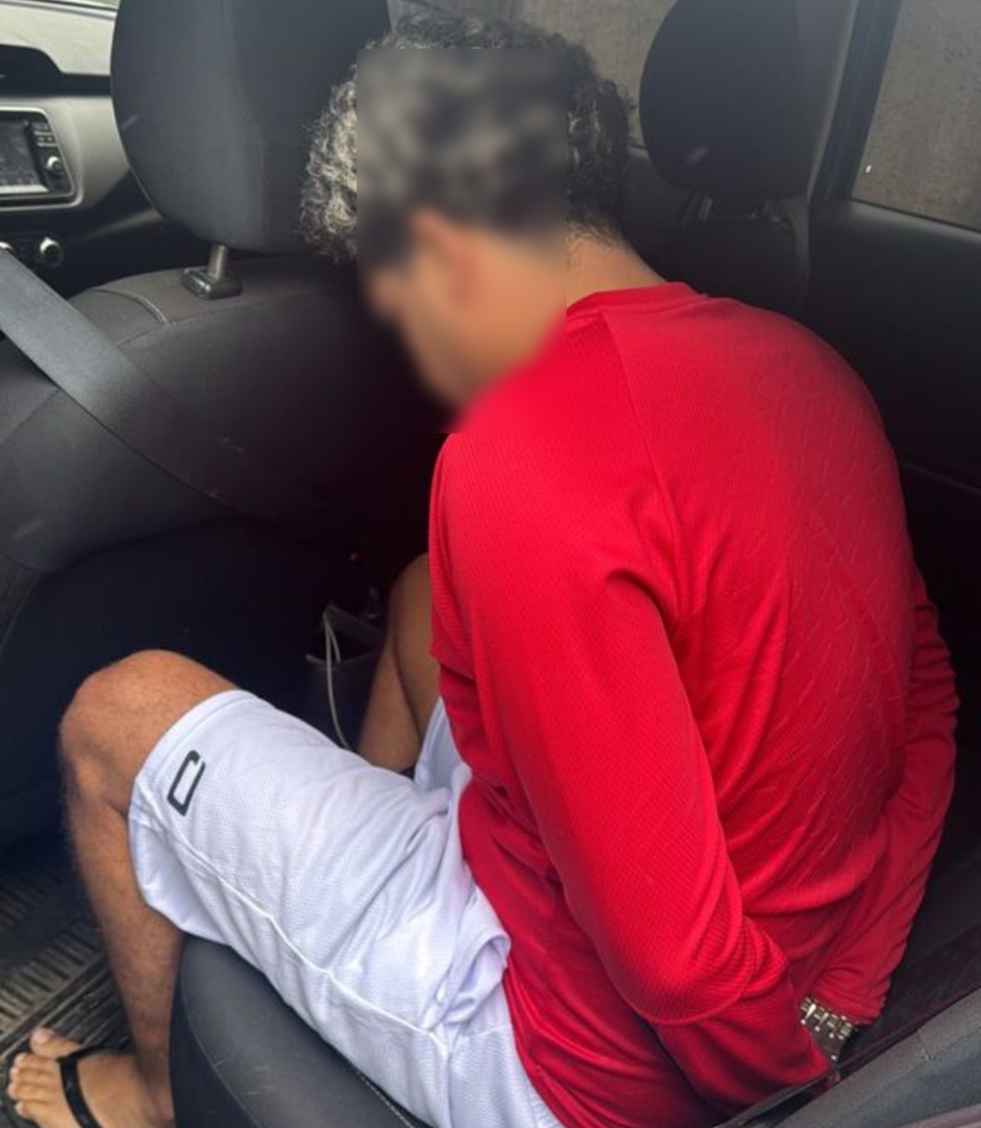 Polícia prende jovem com mais de 4 kg de drogas em operação, em Angra dos Reis