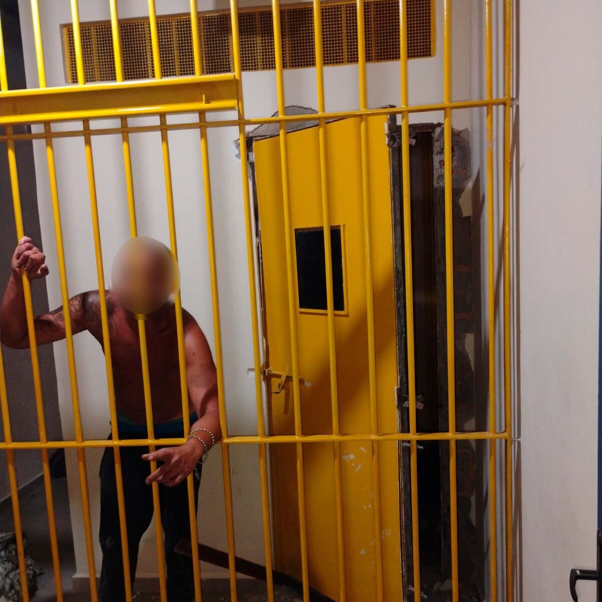 Homem é preso em Piraí por stalking, ameaças de morte e dano à viatura