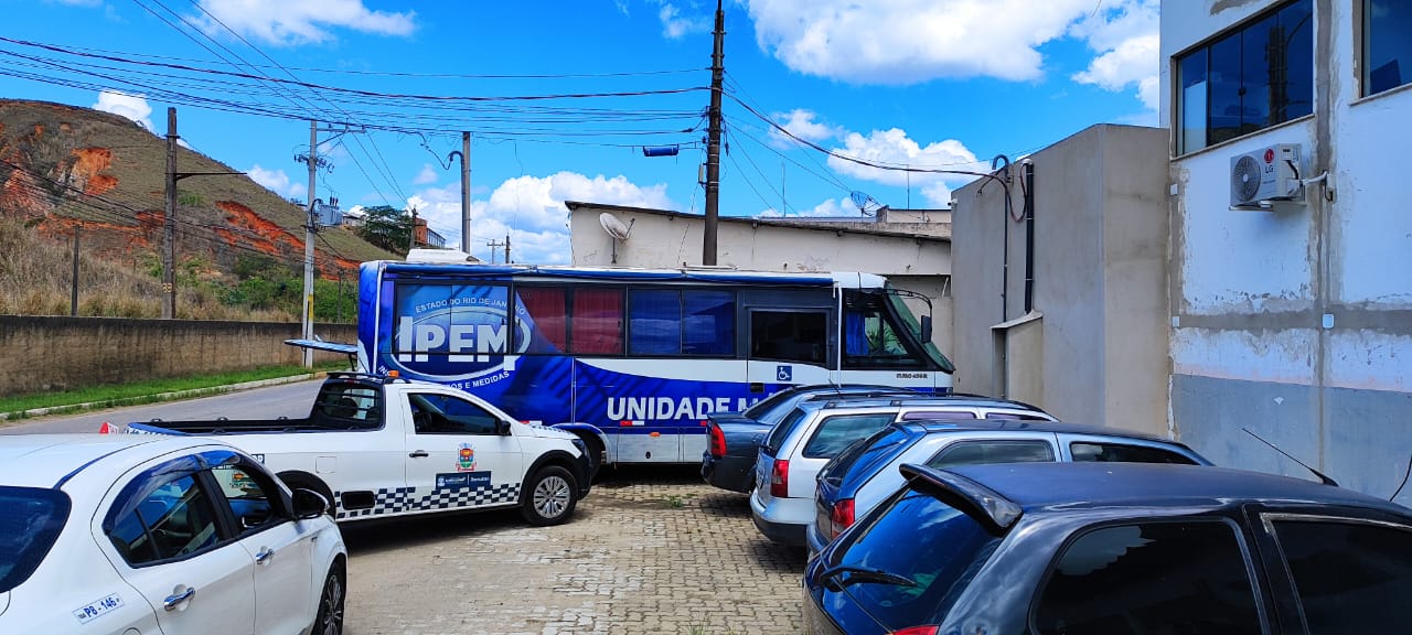 Taxímetros passam por perícia em Barra do Piraí