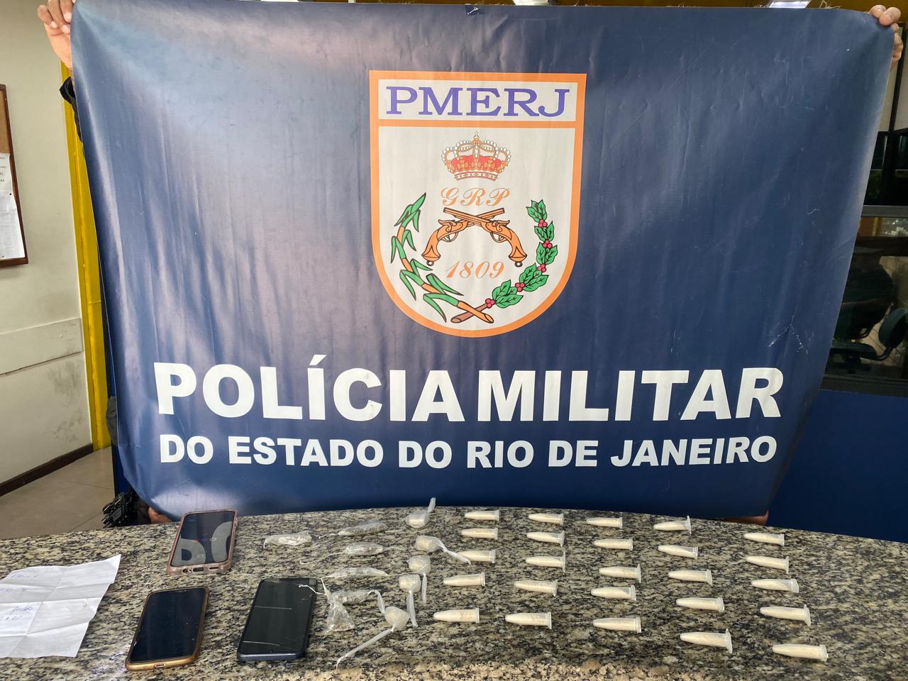 Polícia Militar prende dois homens por tráfico e receptação em Barra Mansa