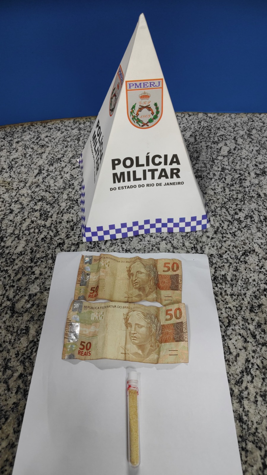 Homem é detido com cocaína e tenta subornar policiais em Rio Claro