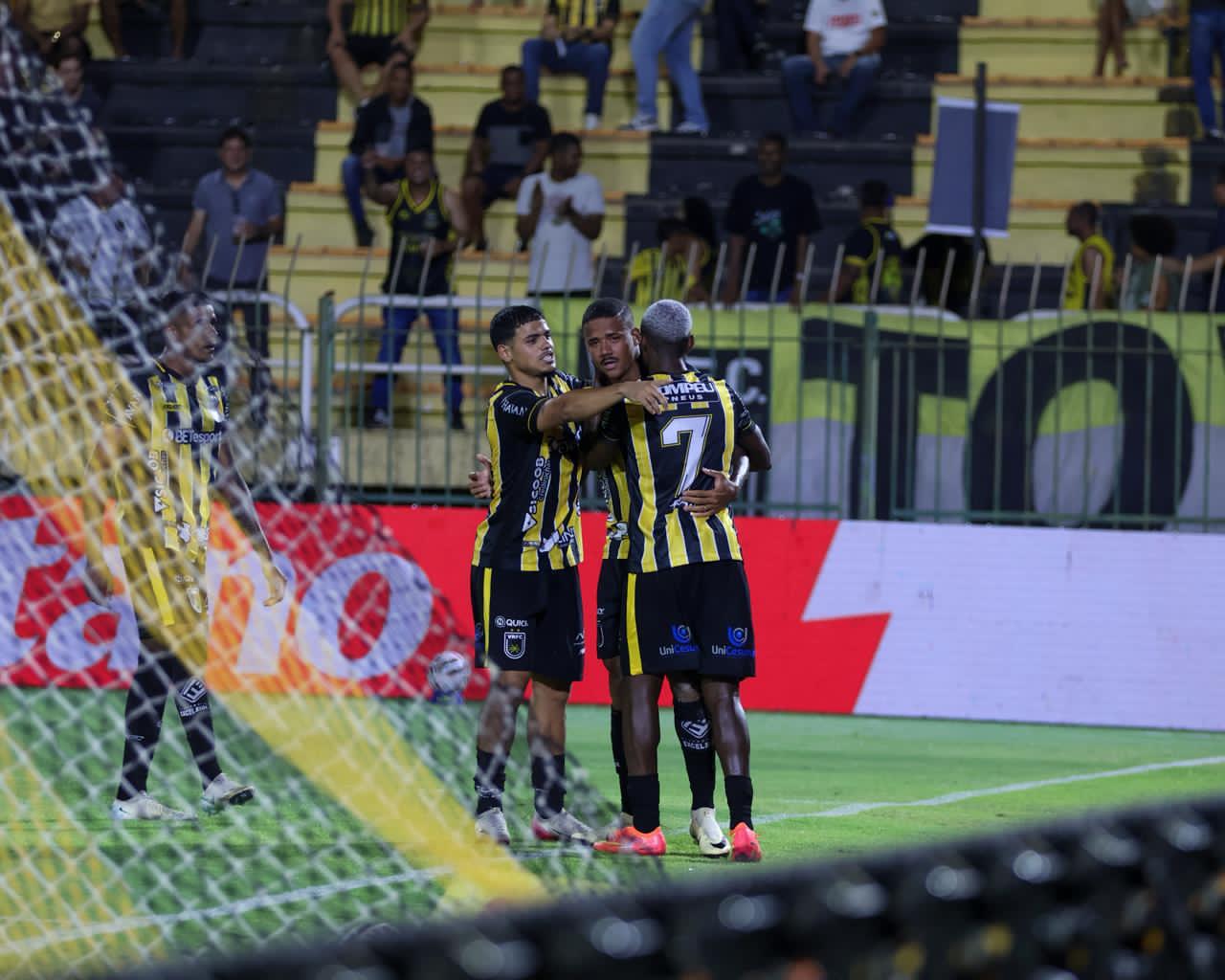 Voltaço vence bem o Atlético-GO e mantém viva a luta para permanecer na Série B