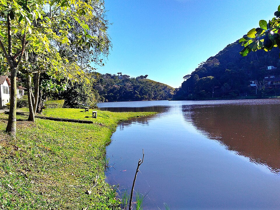 TRAGÉDIA EM PIRAÍ: Homem é encontrado morto após se afogar em lago