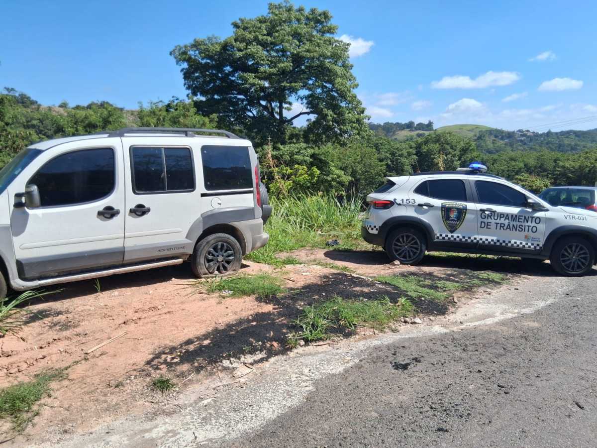 Veículo furtado na Baixada Fluminense é encontrado em Barra Mansa