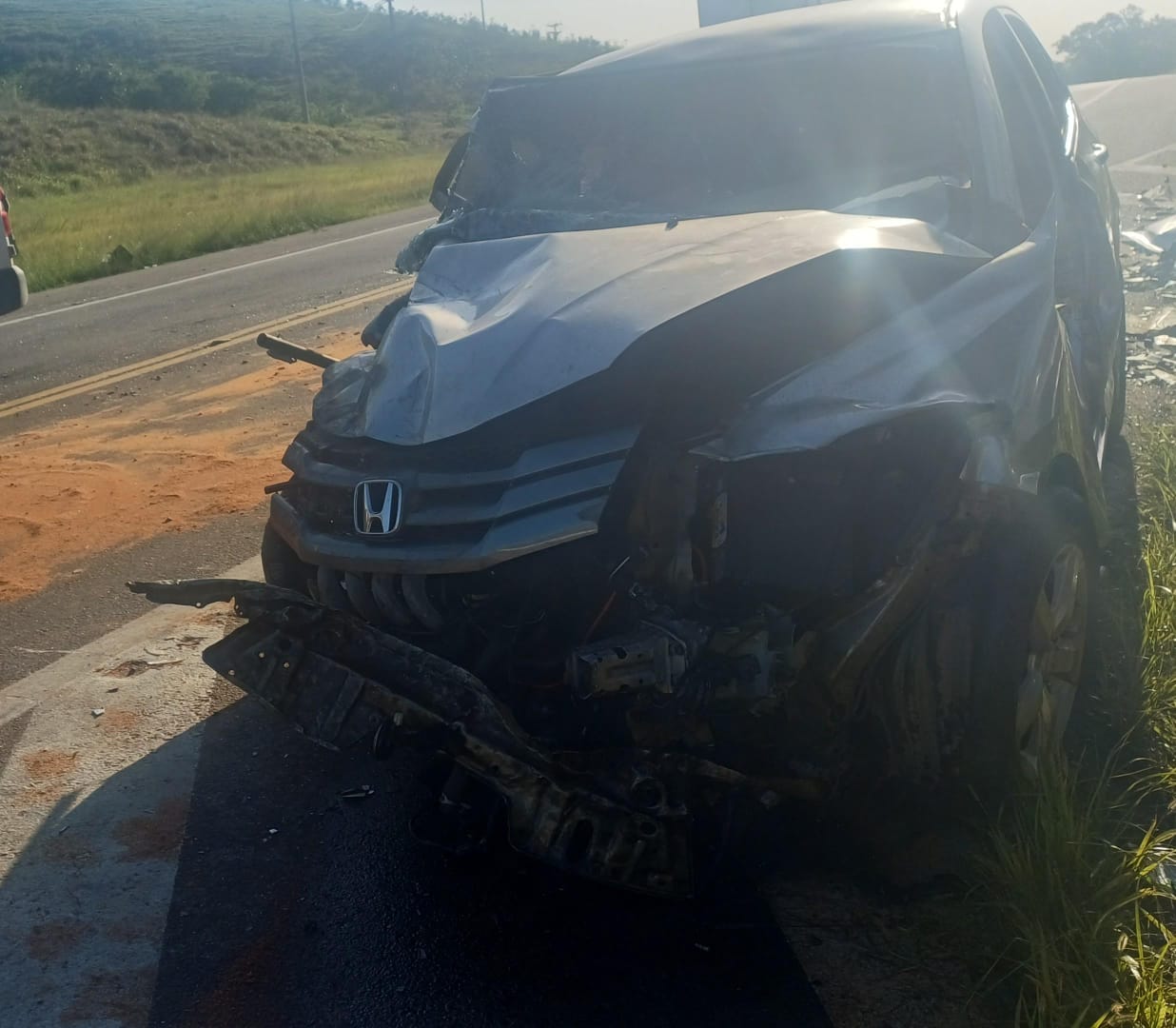 Colisão frontal deixa cinco pessoas feridas na BR-393; uma está em estado grave