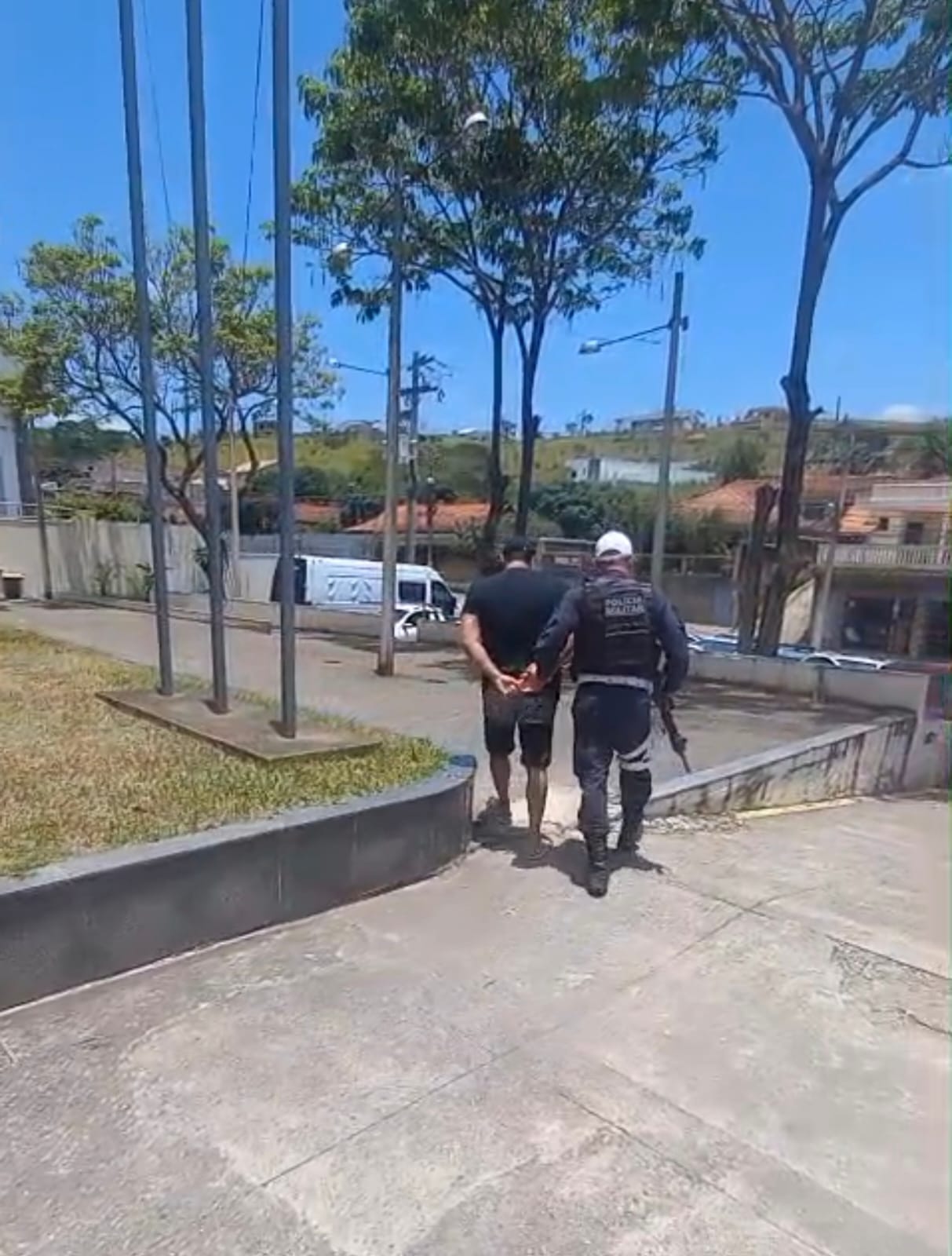 Homem foragido é capturado pelo CPRv durante abordagem em Valença
