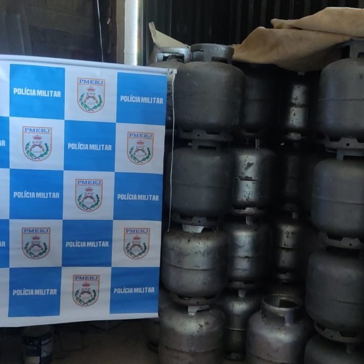 Polícia Ambiental encontra depósito irregular de botijões de gás em Rio das Flores