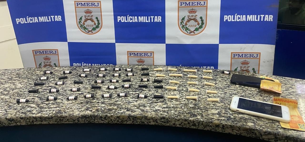 Dupla roda por tráfico de drogas em Barra Mansa; adolescente e jovem são detidos