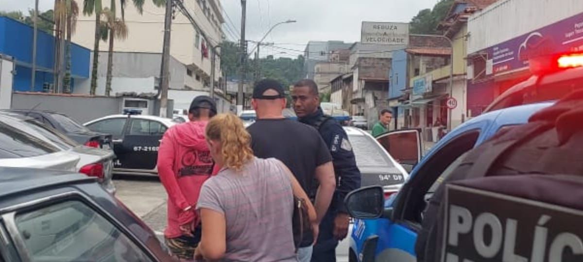 Homem é preso por ameaçar matar a própria irmã em Piraí