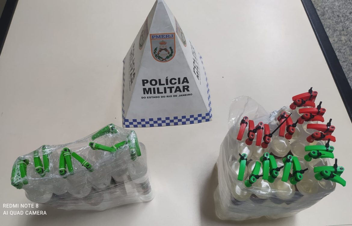 Trio é flagrado com lança-perfume em ônibus durante fiscalização em Sapucaia