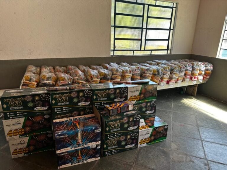 PM apreende cestas básicas e fogos ligados ao tráfico em Barra Mansa