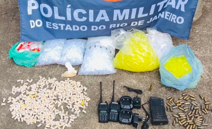 Polícia encontra drogas e munições em fazenda onde ocorreu duplo homicídio em Itatiaia