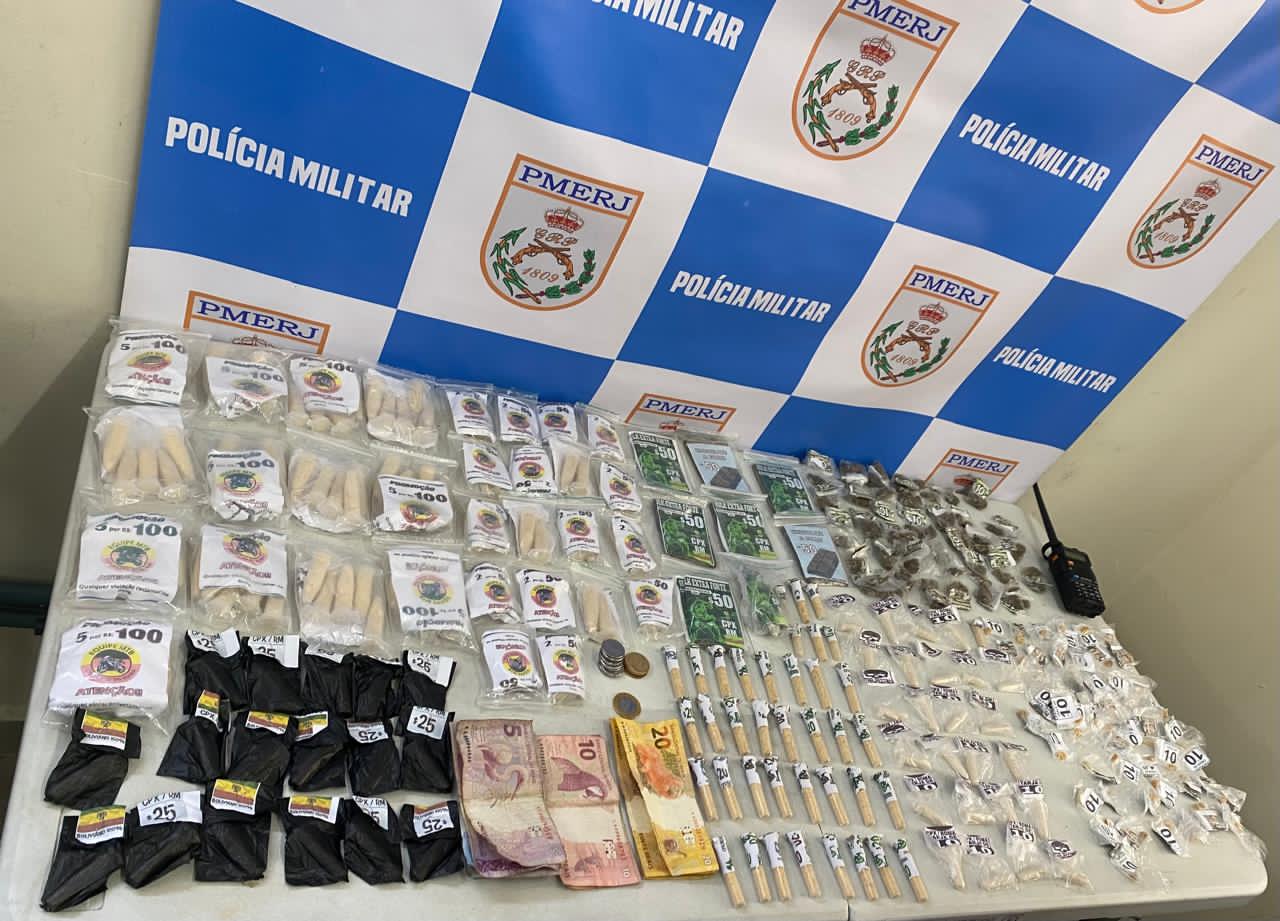 Trio é detido por tráfico após cerco policial em bairro de Volta Redonda