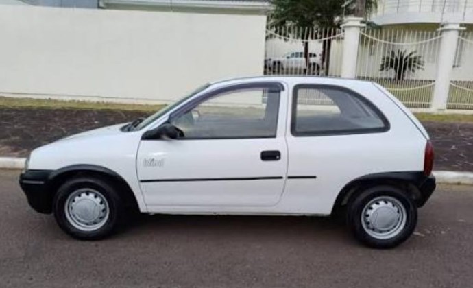 Corsa é furtado no Centro de Pinheiral e flagrado por câmeras em Volta Redonda