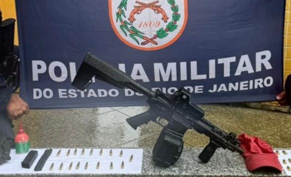 Polícia apreende fuzil e munições em operação em bairro de Três Rios
