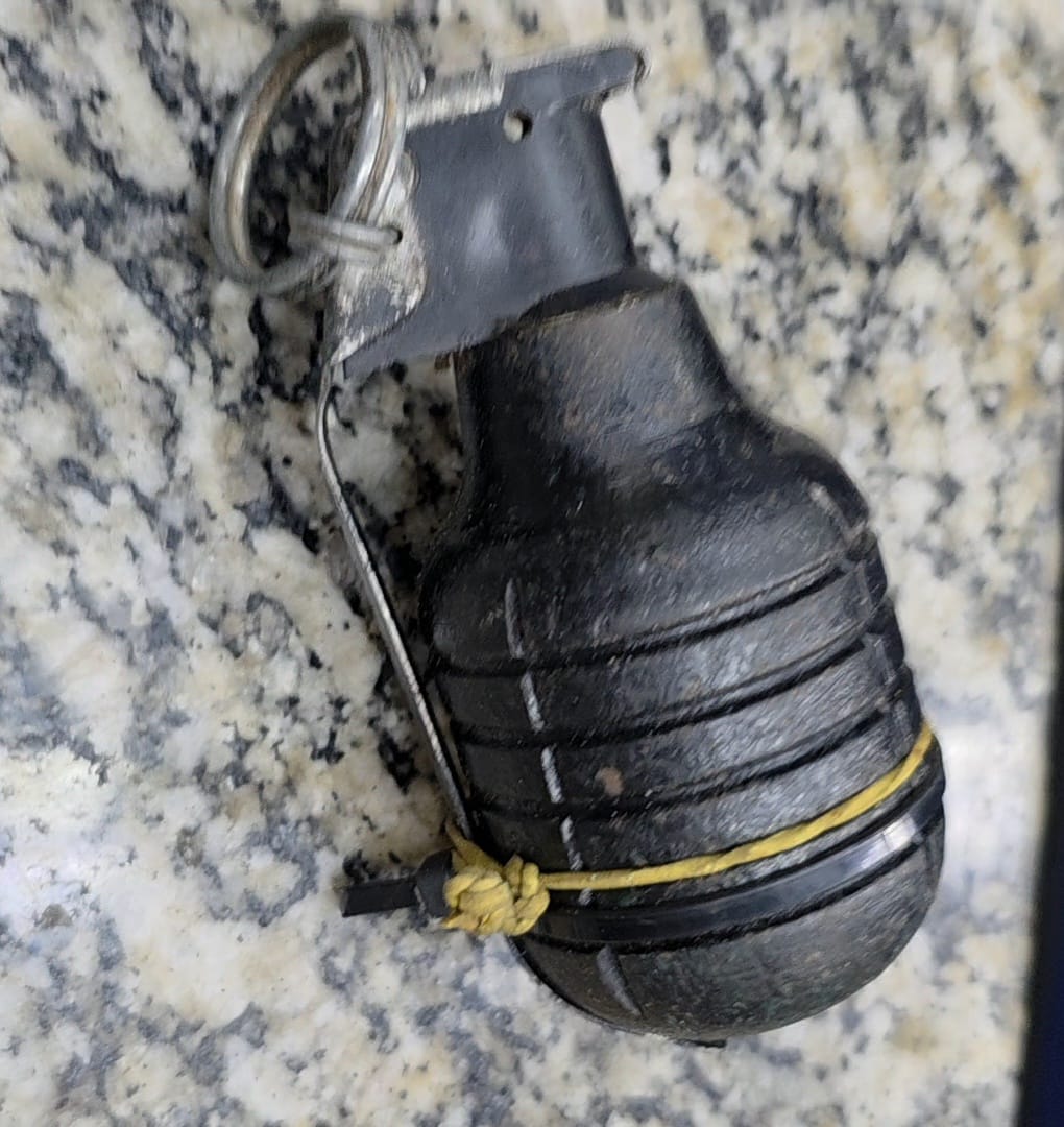 Suspeito é preso com drogas e granada durante ação policial em Barra Mansa