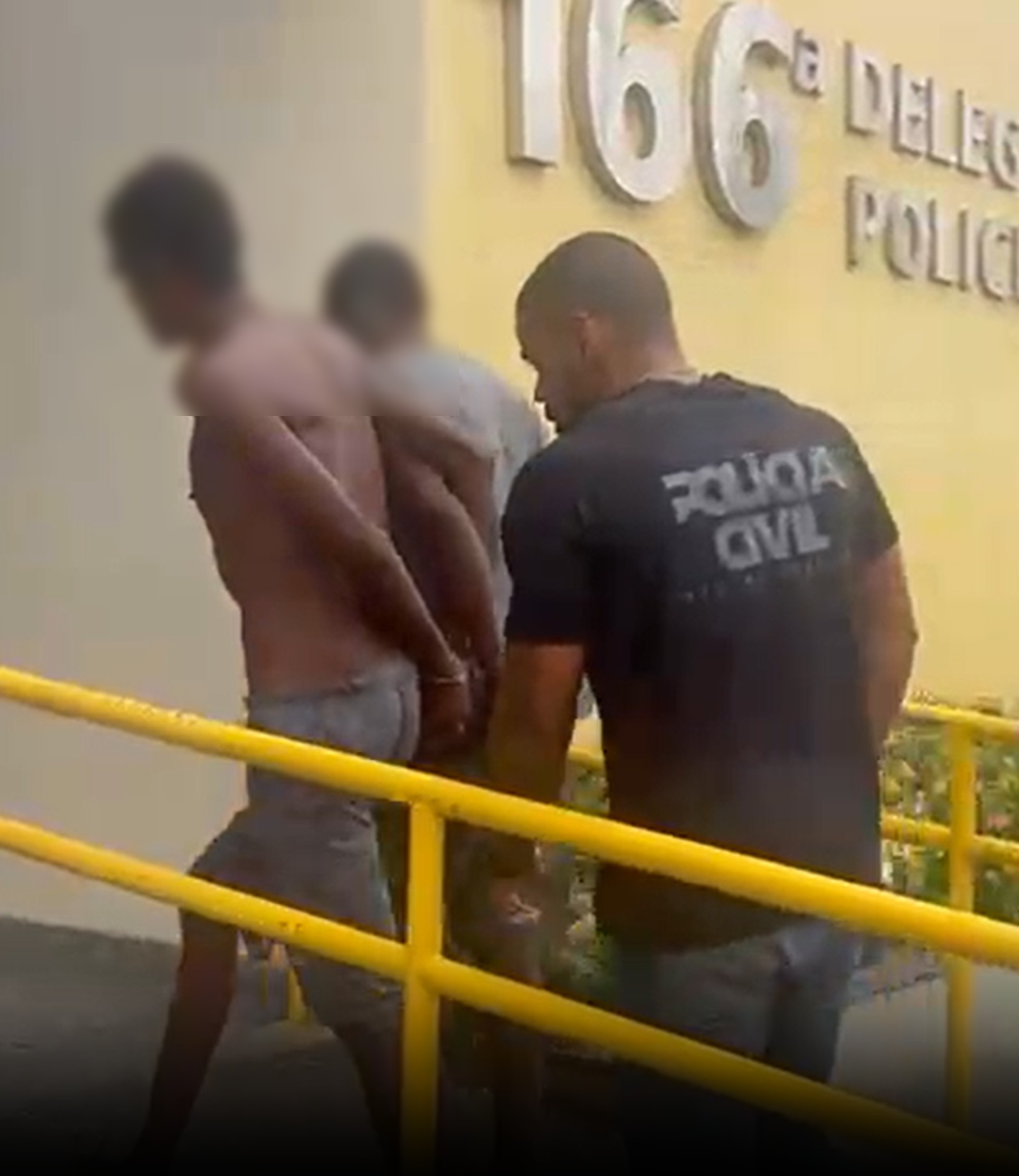 Suspeitos de incendiar ônibus e carro são presos no Centro de Angra dos Reis