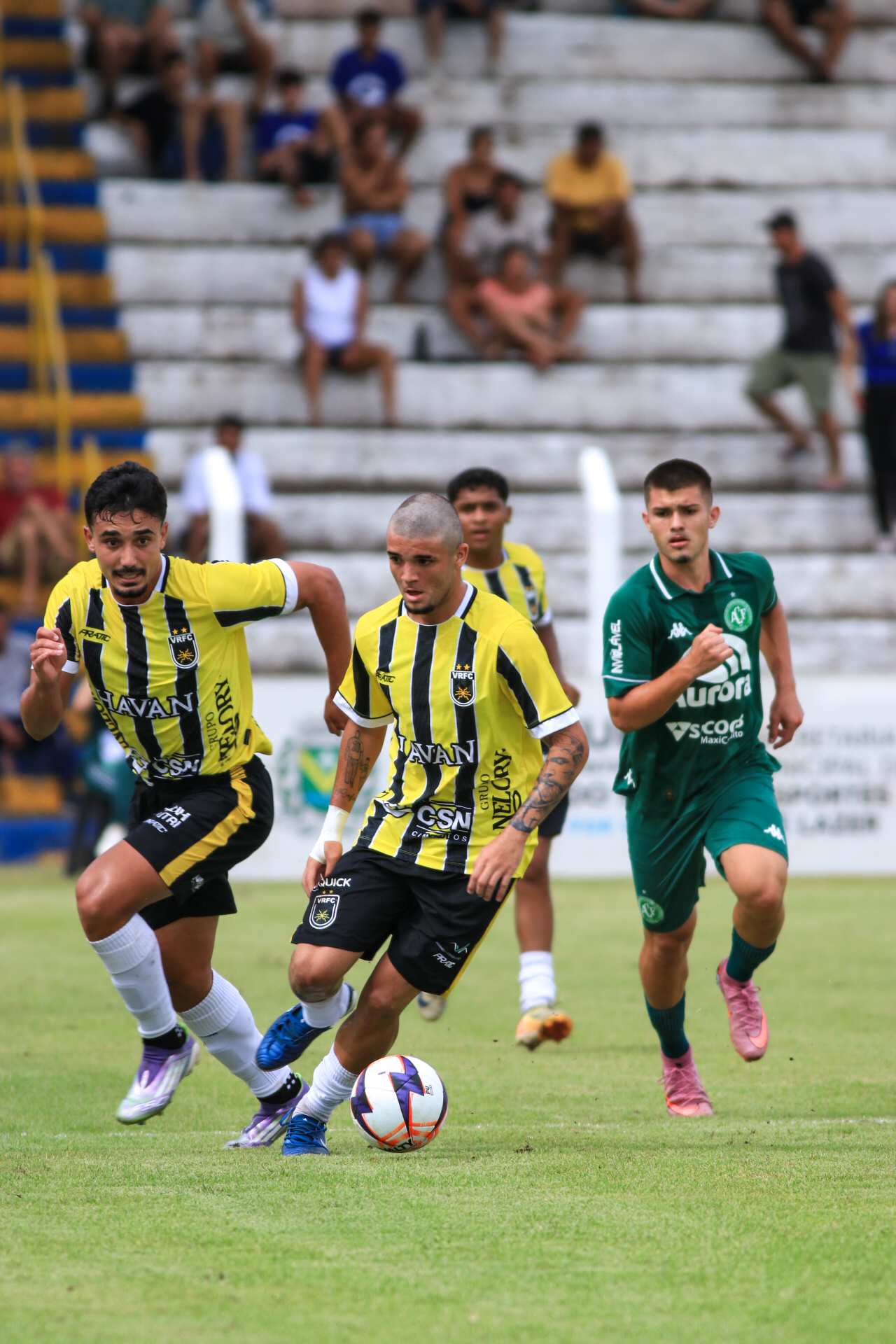 Voltaço perde para a Chapecoense na estreia da Copinha