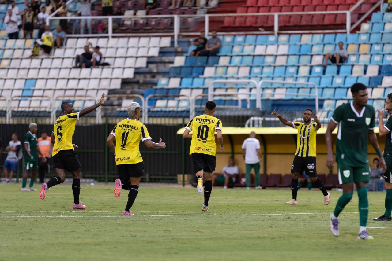 Voltaço vence na estreia do Campeonato Carioca