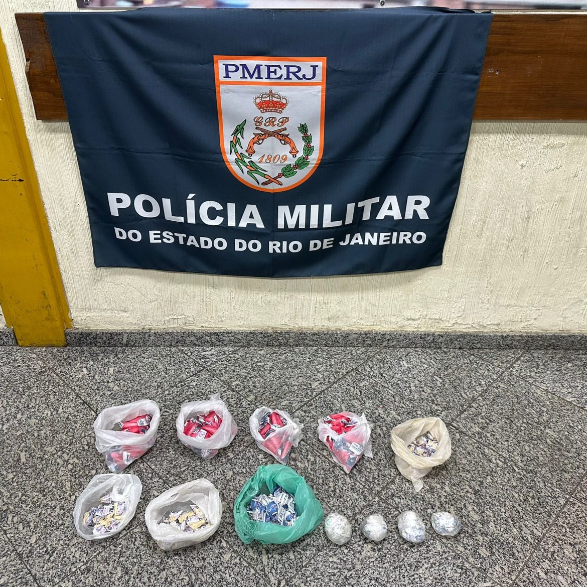 Drogas são apreendidas após denúncia de tráfico em Barra do Piraí