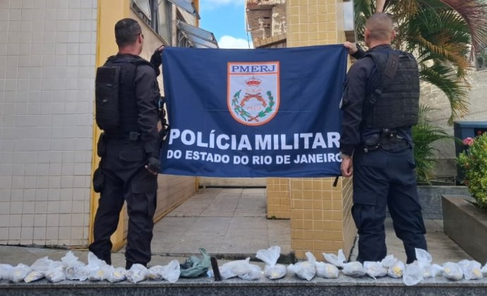 Polícia apreende mais de 2 mil pedras de crack e munição em ação contra o tráfico em Três Rios