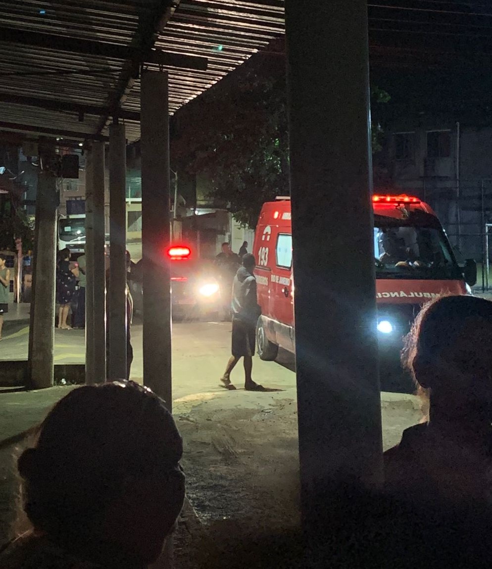 Homem é ferido com golpe de garrafa e faca após discussão com companheira em Barra Mansa