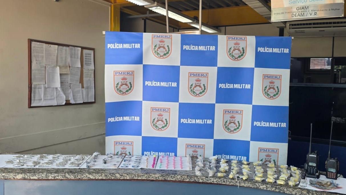 Polícia Militar prende dois suspeitos por tráfico em ações distintas em Barra Mansa