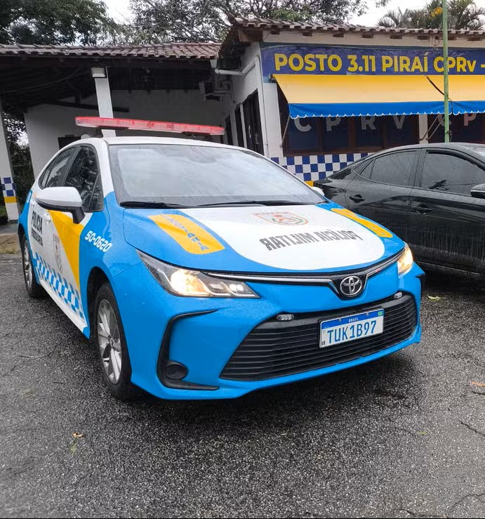 Carro com indícios de adulteração é apreendido em fiscalização do CPRV em Piraí