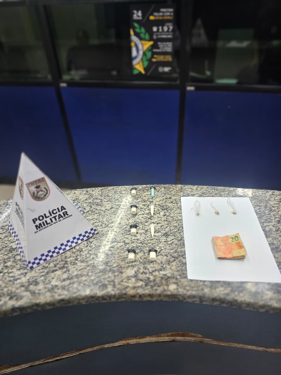 Vai pedir música…Guarnição do GAT II realiza duas ações consecutivas contra o tráfico em Barra Mansa e prende três pessoas