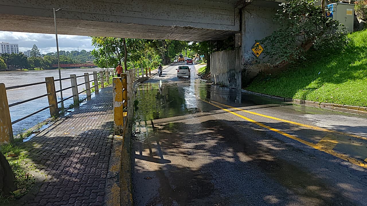 Defesa Civil reduz vazão da Represa do Funil após transbordo do Rio Paraíba do Sul em Resende