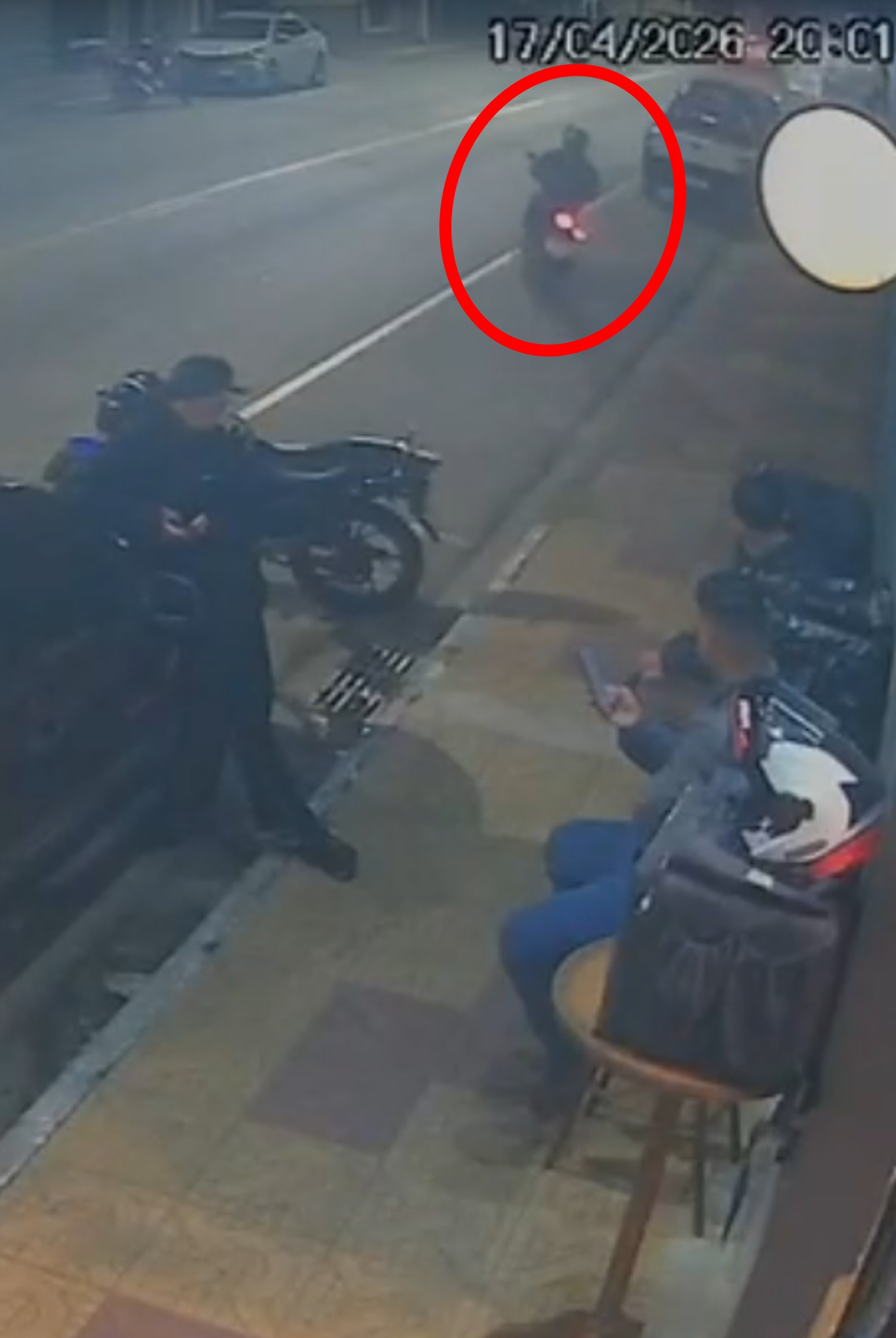 Moto é furtada e vítima passa a receber ameaças com pedido de dinheiro em Volta Redonda