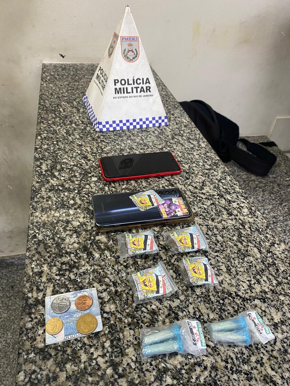 Polícia apreende drogas em duas ações consecutivas em Barra Mansa
