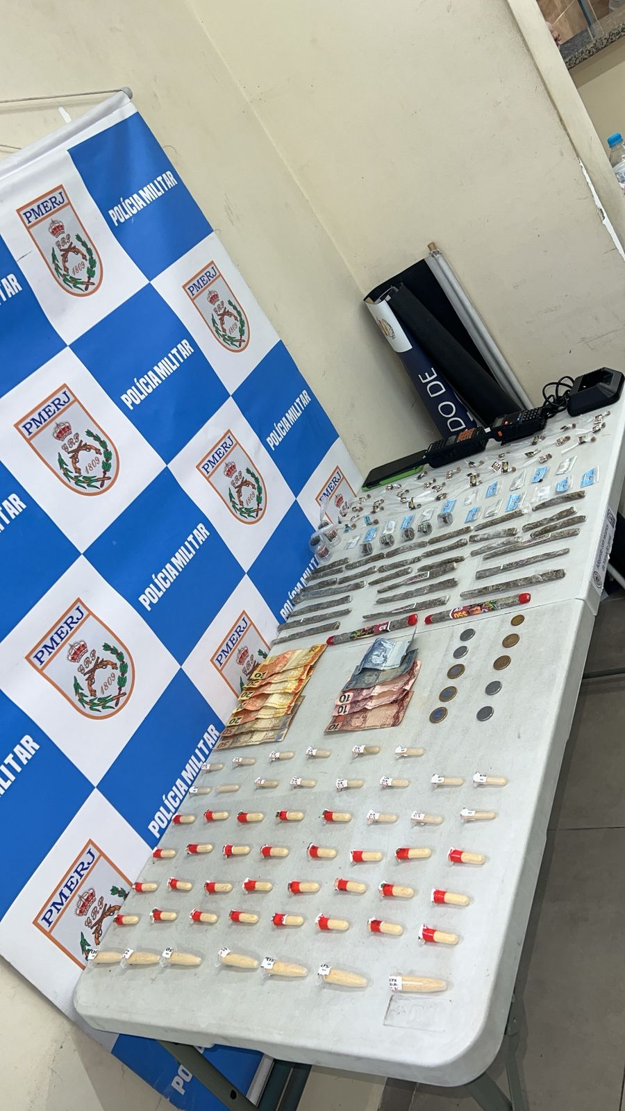 Suspeito “roda” com cocaína, maconha e crack no Dom Bosco