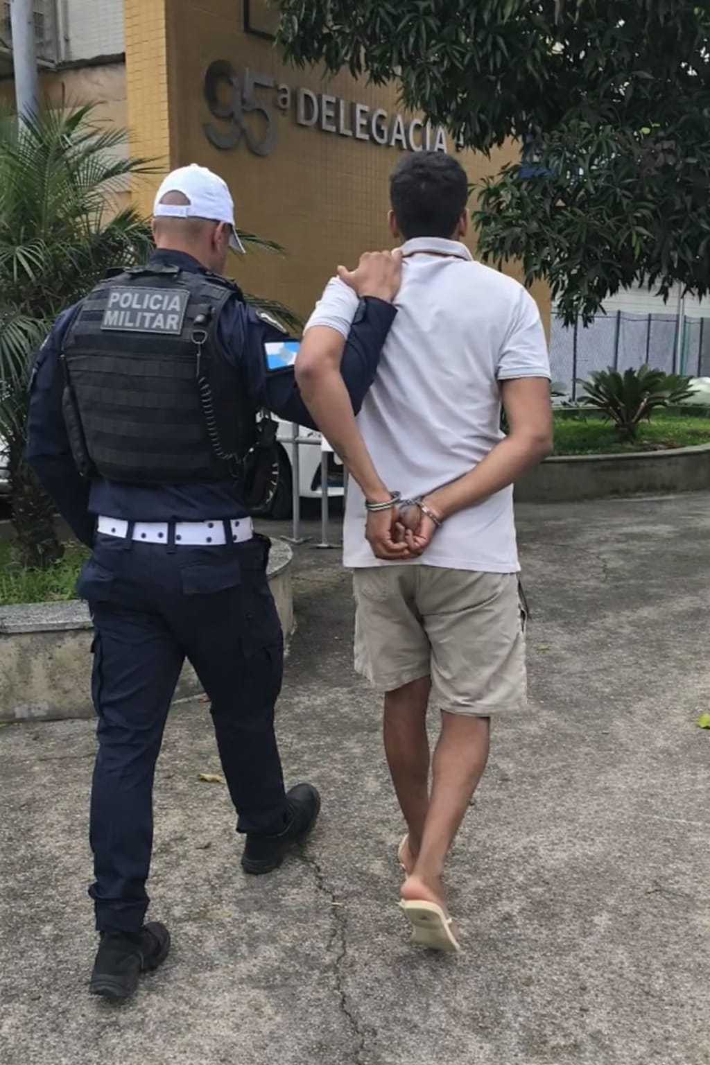 Polícia Rodoviária prende foragido por tráfico em Piraí