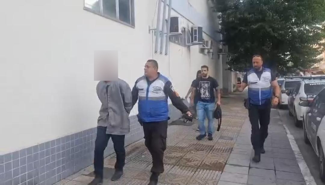 Homem é preso após invadir casa de ex-namorada em Volta Redonda