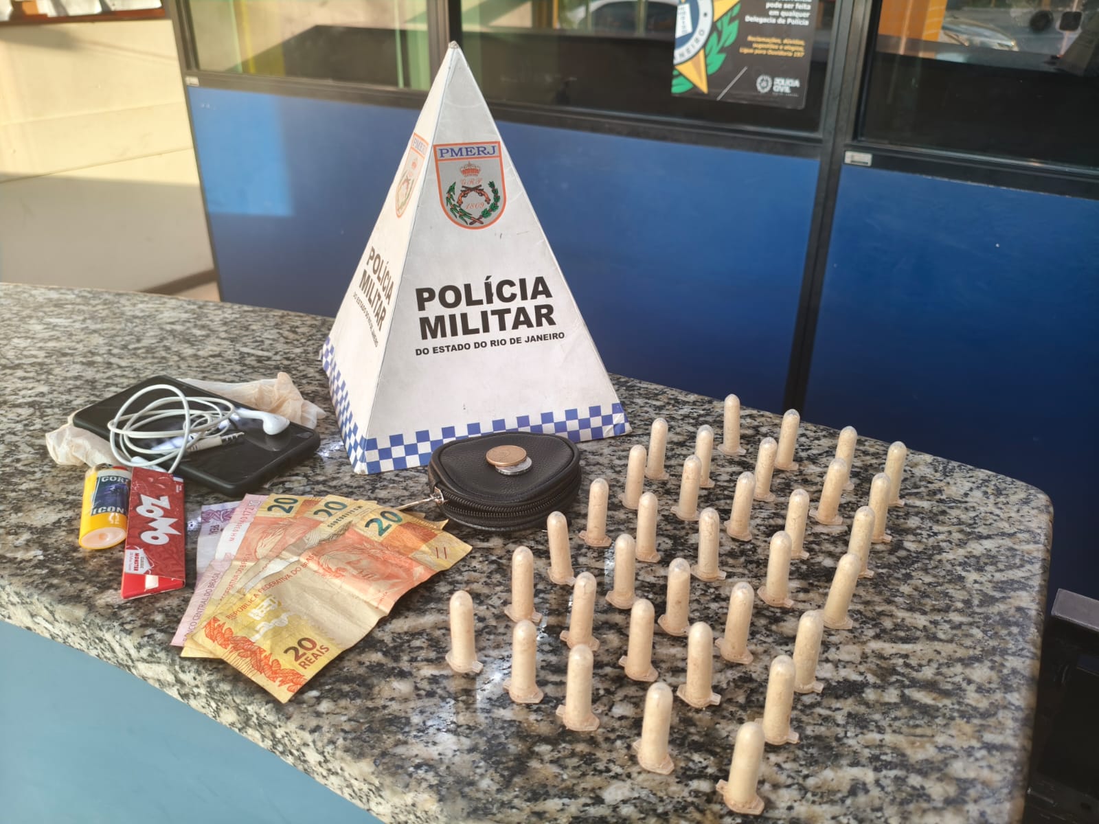 Menores de 17 anos são apreendidos por tráfico em Volta Redonda e Barra Mansa