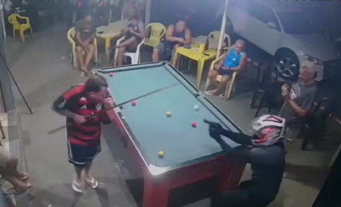 Homem de Volta Redonda é morto a tiros dentro de bar em Mangaratiba