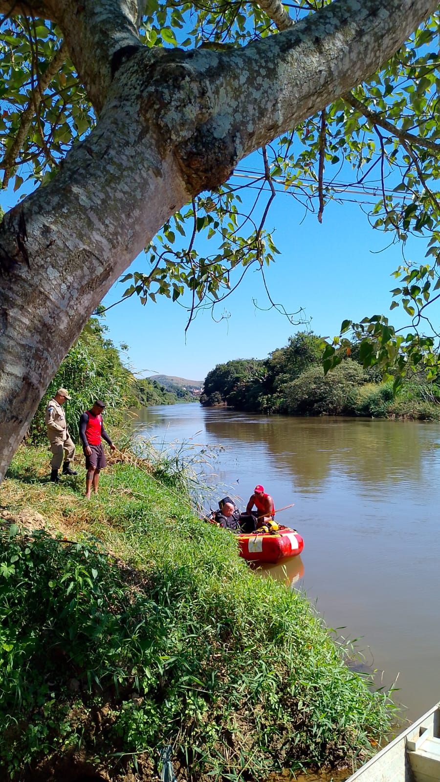 Funcionário de circo morre afogado no Rio Paraíba, em Pinheiral